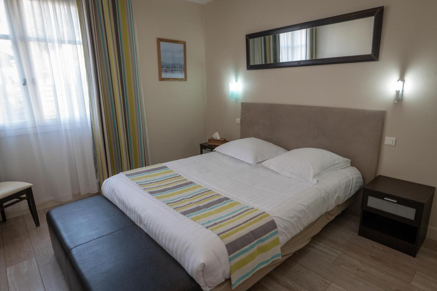 Logis Hotel La Croix Du Sud Le Tour-du-Parc Экстерьер фото